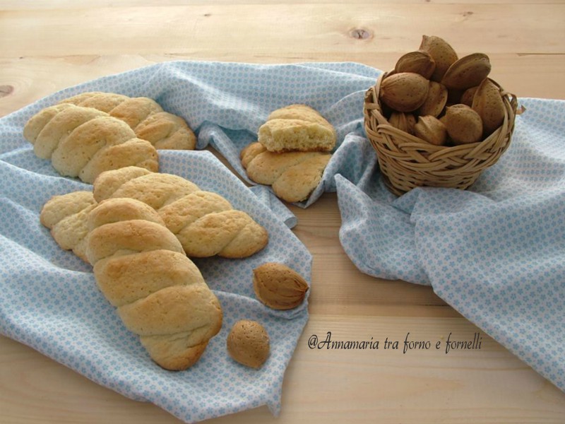 biscotti alle mandorle