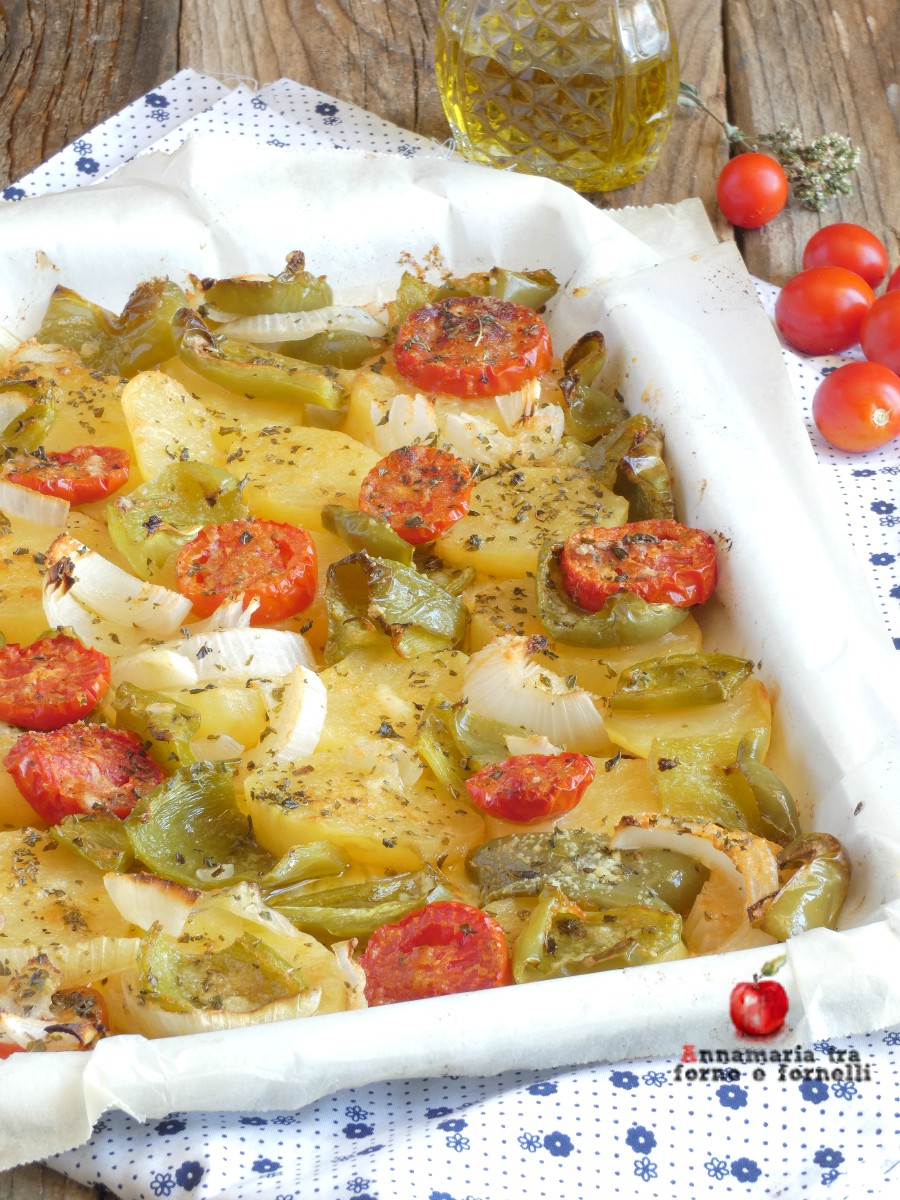 contorno di patate cipolle e peperoni