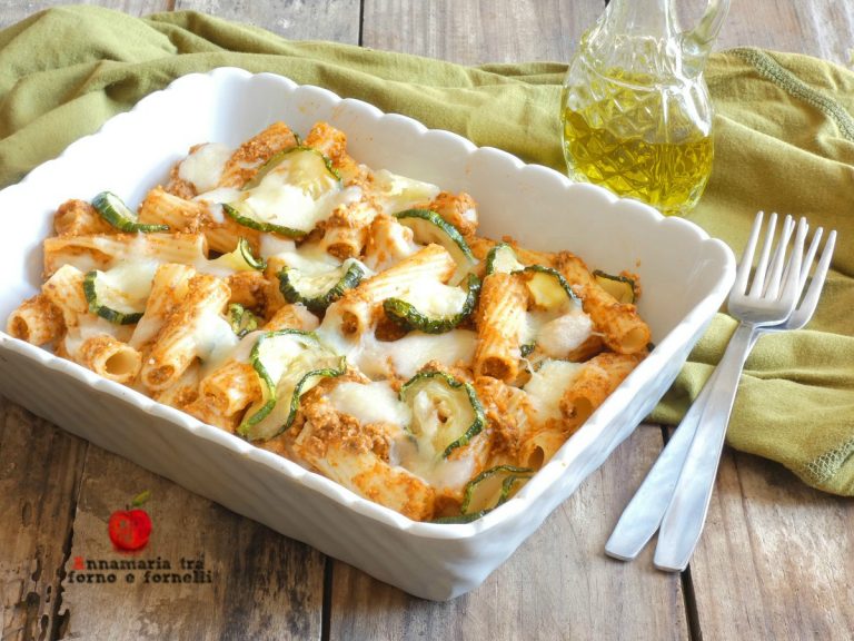 Pasta al forno con pesto siciliano e zucchine un piatto semplice e buono
