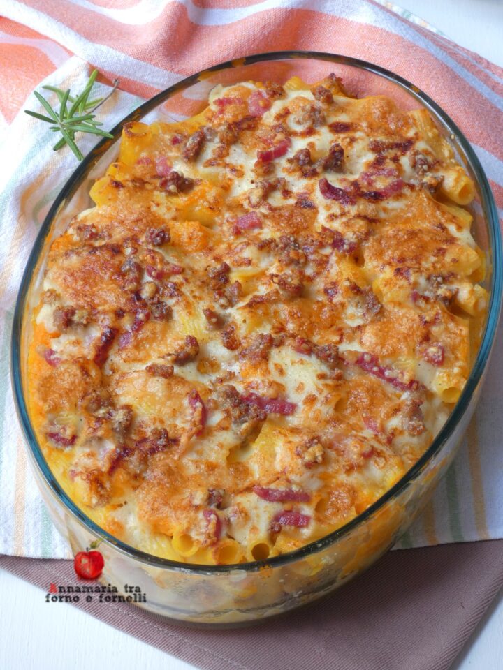 Pasta al forno zucca e salsiccia, un piatto semplice, facile, gustoso.