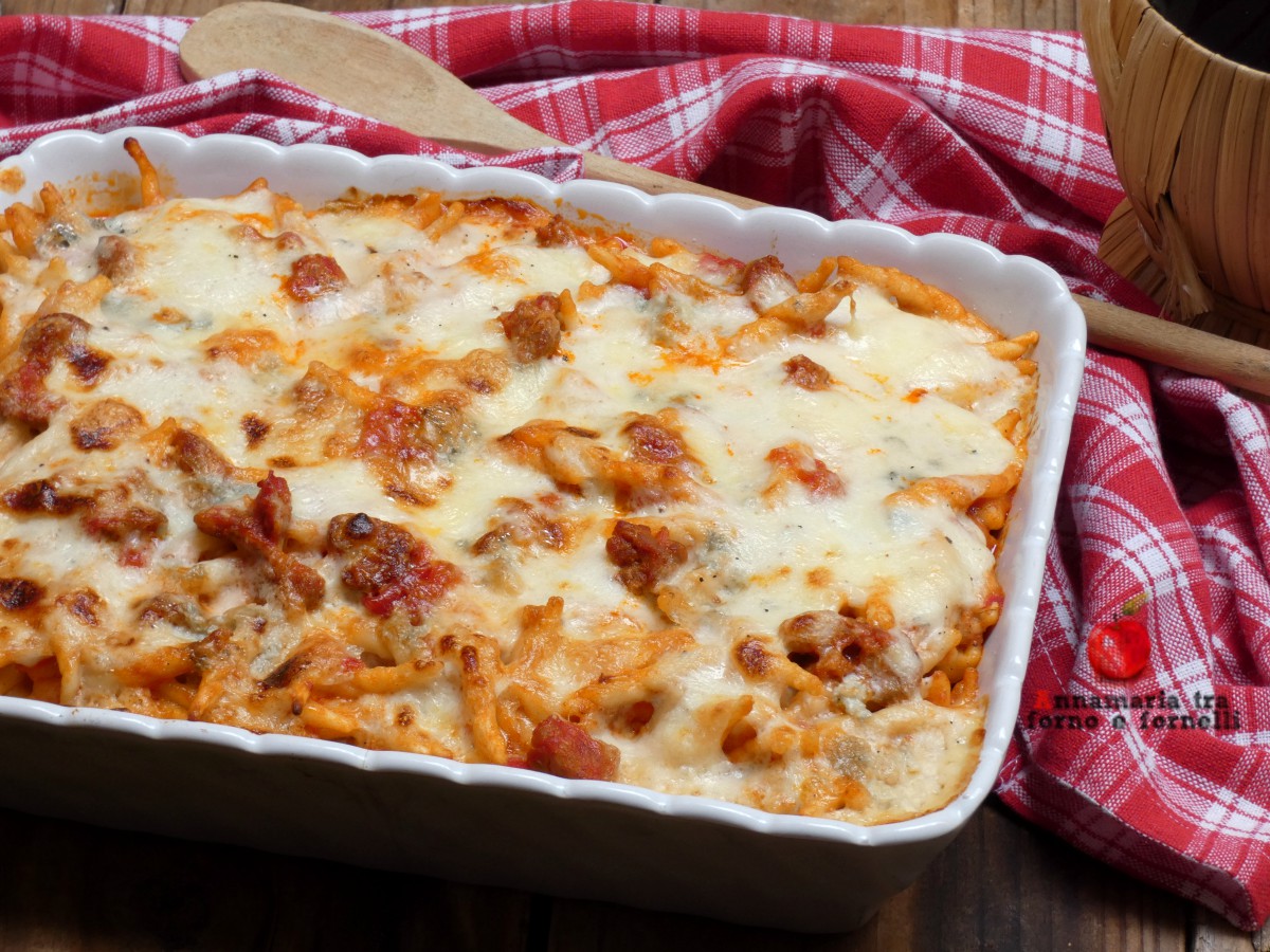 pasta al forno con salsiccia