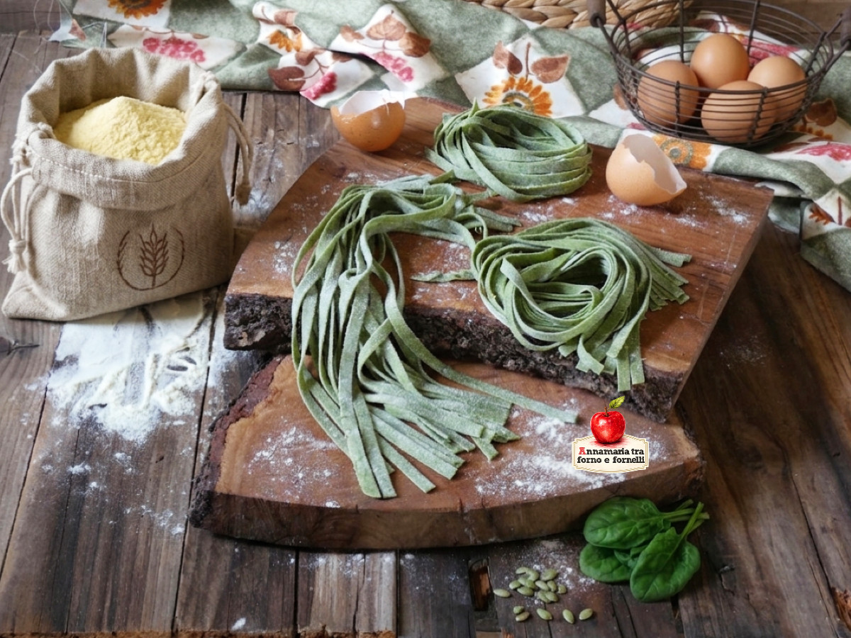 tagliatelle-verdi-agli-spinaci-annamaria-tra-forno-e-fornelli-o.jpg