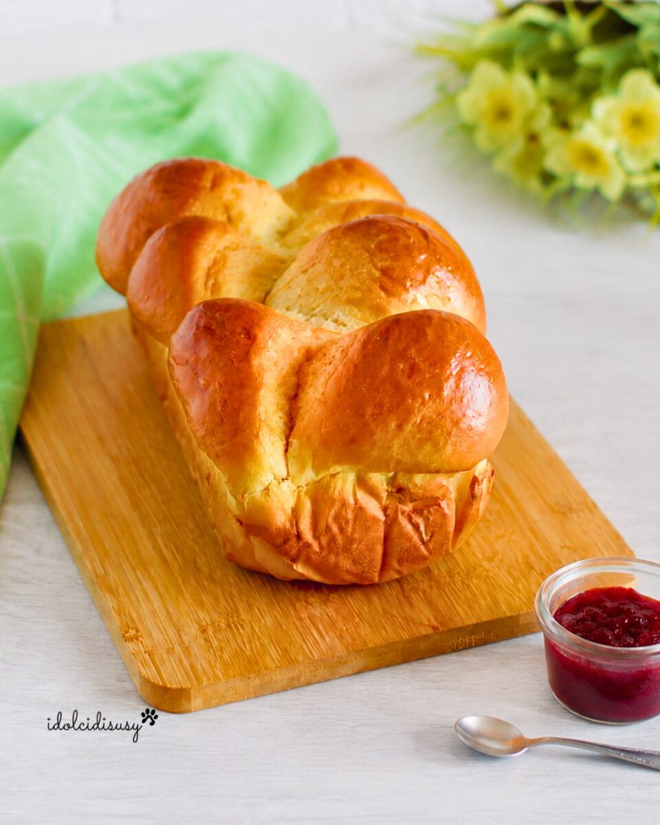 Pan brioche senza burro tagliato a fette con mollica soffice e leggera
