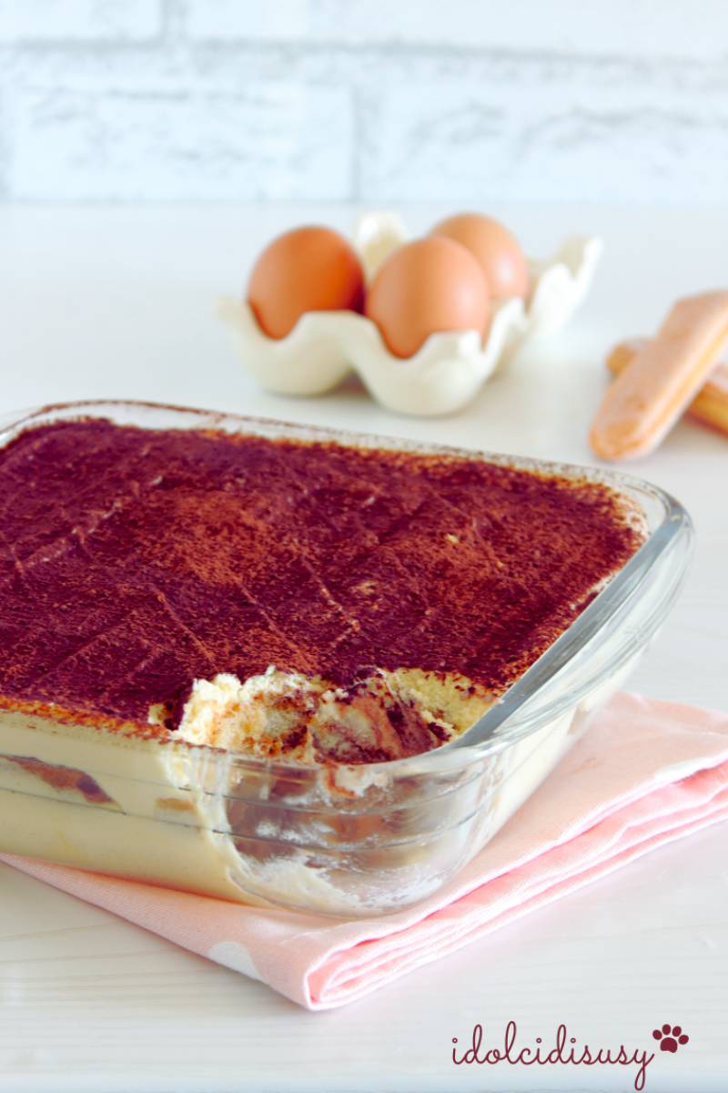idolcidisusy  Tiramisù classico in teglia con una cucchiaiata mancante