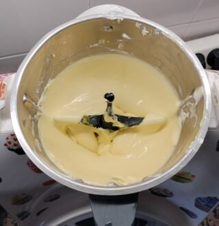 Crema al mascarpone liscia pronta nel Bimby per tiramisù con uova pastorizzate