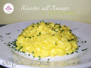 Ecco la ricetta di un primo piatto tanto semplice quanto irresistibile del Risotto al formaggio Asiago e Zafferano: perle di riso avvolte da una gustosa crema di formaggio che esalta il caratteristico sapore dell'asiago
