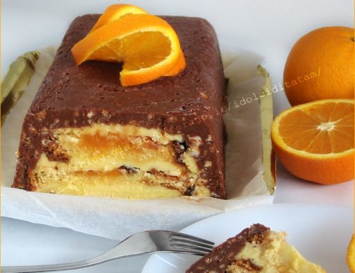 Torta scrigno alla arancia con guscio al cioccolato croccante