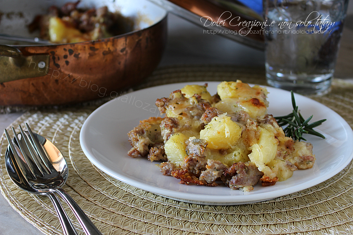 Pasticcio di patate e salsiccia ai formaggi