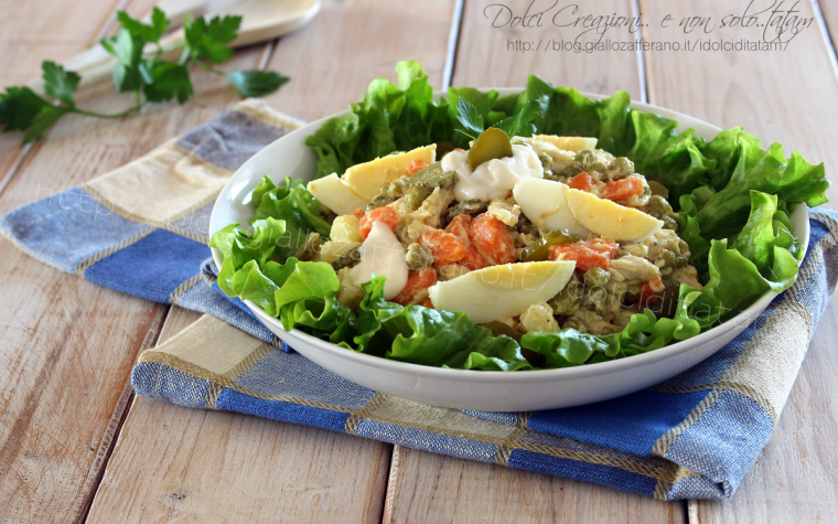 Insalata di pollo con patate e maionese Insalata di pollo con patate e maionese