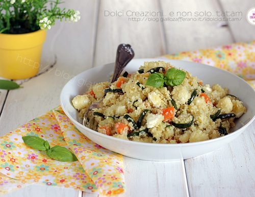 Couscous freddo alle verdure, con zucchine trifolate, carote e mozzarella