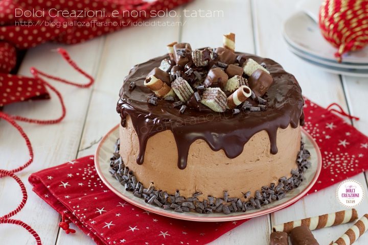 Drip cake al cioccolato delle feste