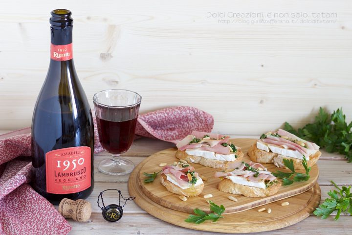 Bruschetta al brie con cotto di Praga