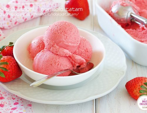 Frozen yogurt alle fragole – Gelato furbo allo yogurt senza gelatiera