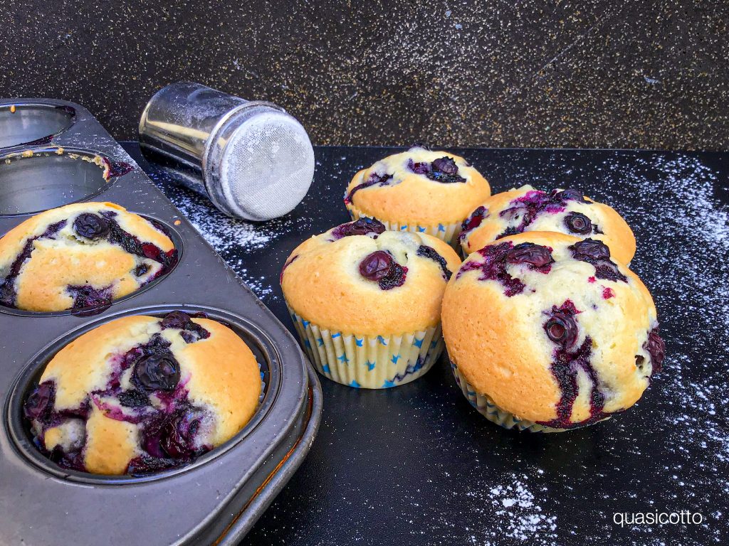 Muffins con i mirtilli frschi