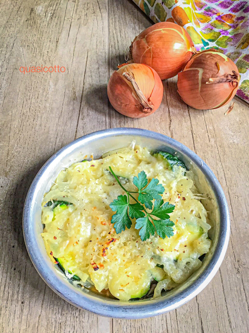 Zucchine e cipolle al forno, la ricetta più gustosa