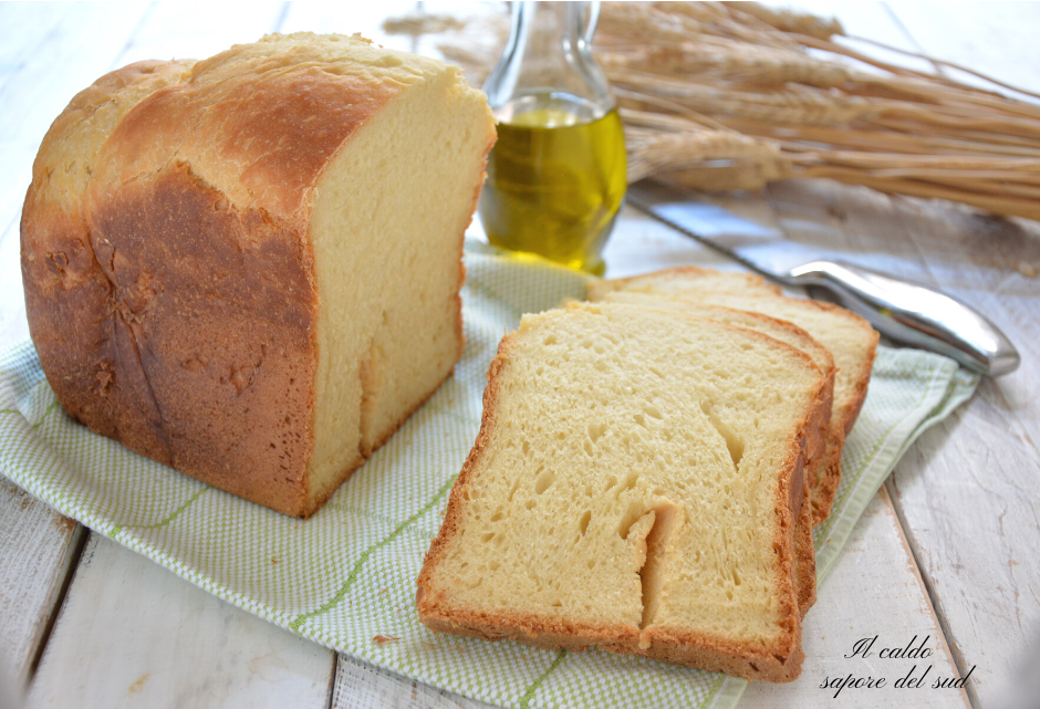 Pan bauletto con macchina del pane sofficissimo e fragrante