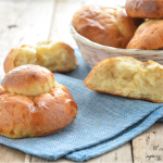 Brioche col tuppo ricetta siciliana