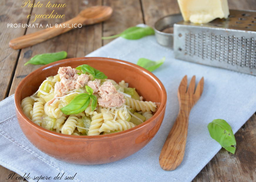 Pasta con tonno e zucchine profumata al basilico