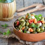 Olive verdi schiacciate o alivi scacciati ricetta siciliana