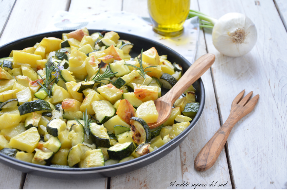 Zucchine e patate al forno leggere e croccanti: ricetta contorno facile ...