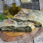 Scaccia ragusana con ricotta e spinaci