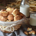 Biscotti da inzuppo con strutto e ammoniaca ricetta siciliana