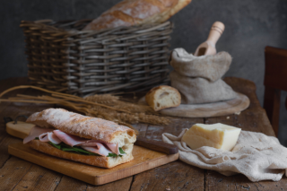 Baguette francesi croccanti con lievito di birra