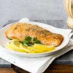 Filetto di salmone al forno gratinato al limone