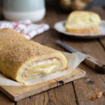 Rotolo di patate con speck e formaggio cotto al forno