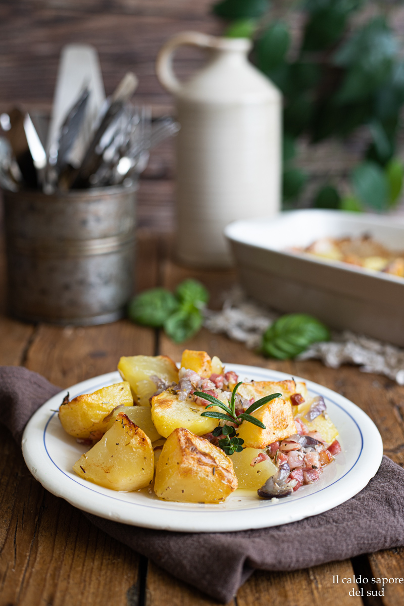 Patate al forno alla pancetta e rosmarino