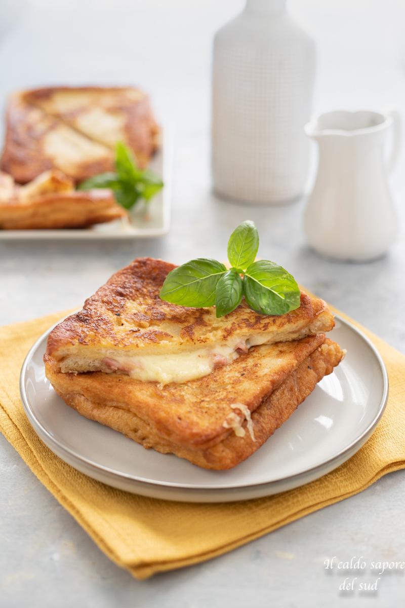 French toast salato con prosciutto e formaggio
