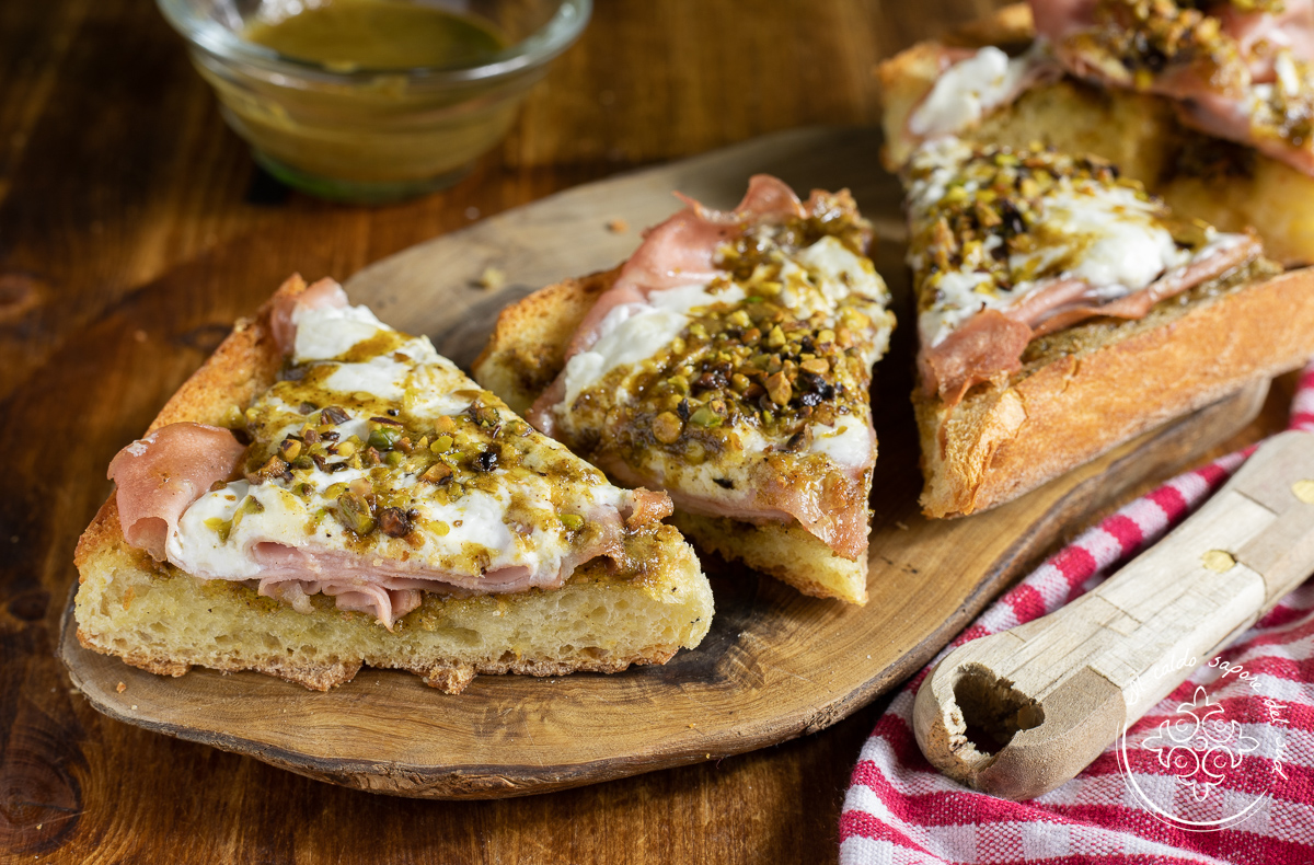 Bruschette con mortadella e burrata Blog di Il caldo sapore del sud