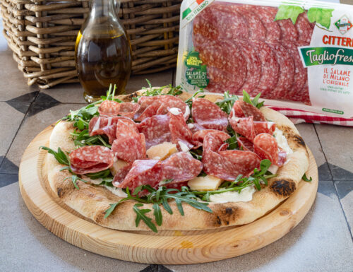 Pizza bianca stracciatella e salame di Milano Citterio