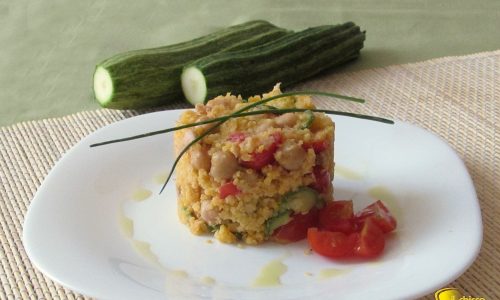 Couscous con tonno e zucchine (ricetta veloce) Couscous con tonno e zucchine (ricetta veloce)
