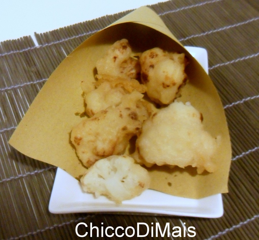 Broccolo o cavolfiore fritto in pastella ricetta con farina di riso il chicco di mais Broccolo o cavolfiore fritto in pastella ricetta con farina di riso il chicco di mais