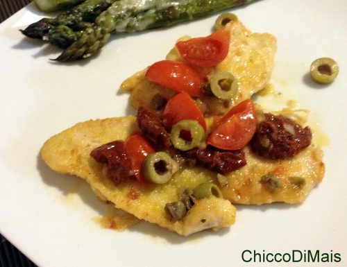 Scaloppine di pollo con pomodori secchi e olive (ricetta veloce)