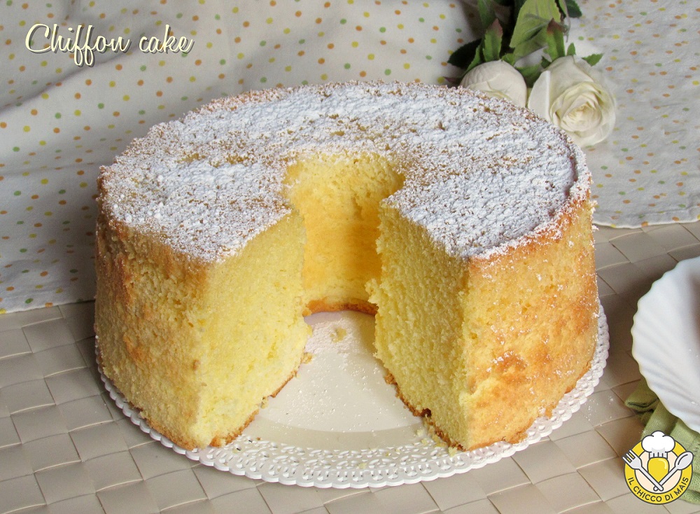 Chiffon cake: la Ricetta originale sofficissima (Ciambellone