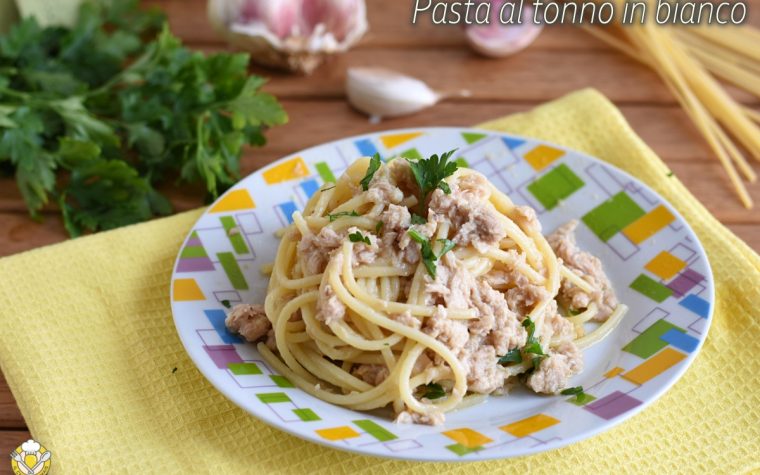 Pasta al tonno in bianco Pasta al tonno in bianco