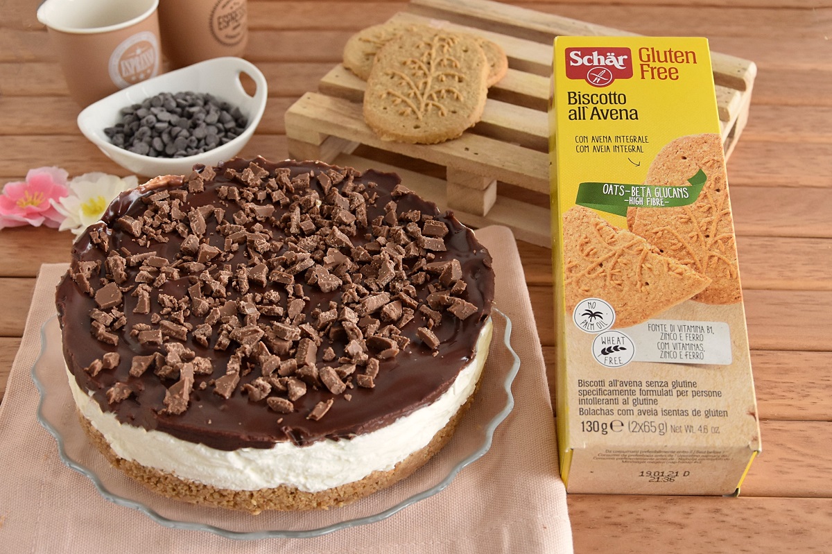 o_cheesecake freddo con ganache al cioccolato e biscotti all'avena senza glutine schar ricetta il chicco di mais