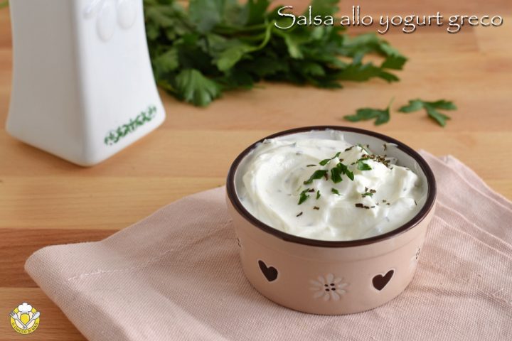 salsa allo yogurt greco per insalate polpette verdure panini ricetta veloce il chicco di mais