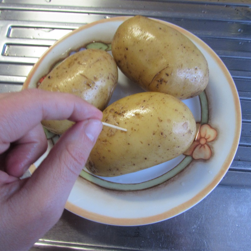 come lessare le patate nel microonde senza farle esplodere il chicco di mais