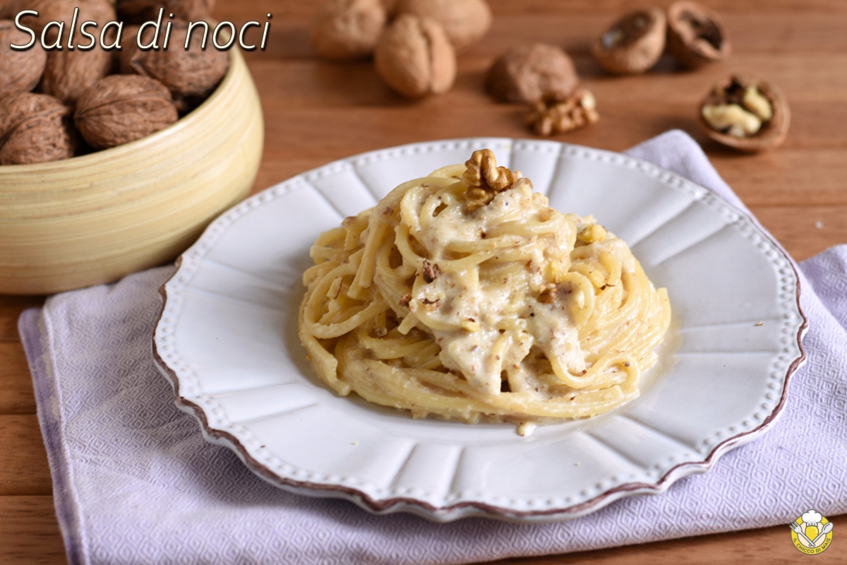 Salsa di noci: ricetta ligure facile e veloce per condire la pasta