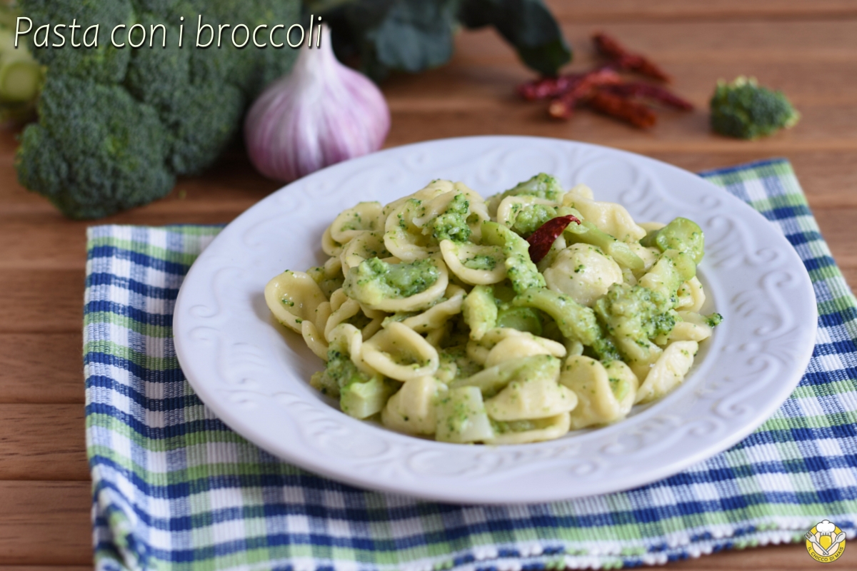 pasta con i broccoli verdi siciliani ricetta invernale con alici sottolio il chicco di mais