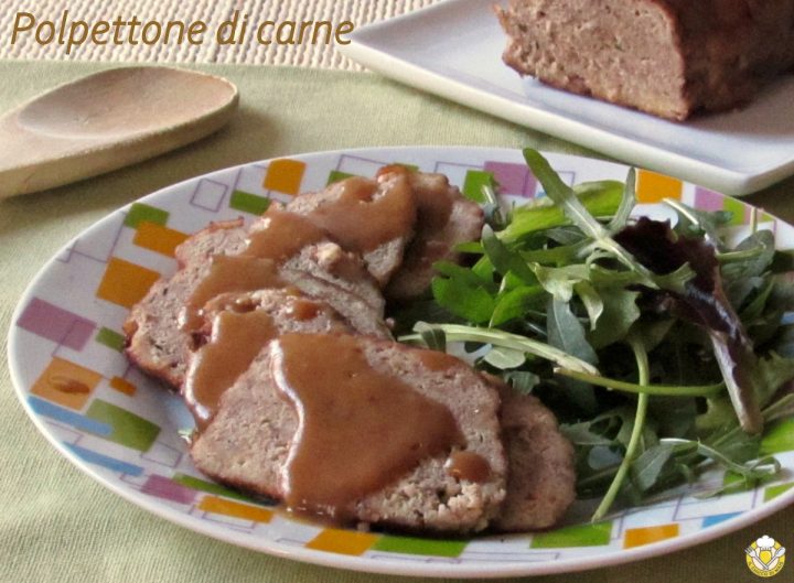 Polpettone di carne con salsa saporita ricetta classica polpettone morbido e succulento cotto al tegame il chicco di mais