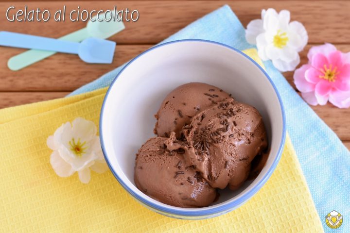 gelato al cioccolato con la gelatiera cremoso ricetta perfetta come in gelateria il chicco di mais