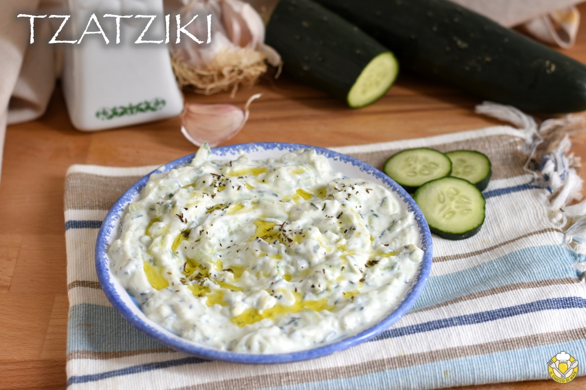tzatziki salsa greca con yogurt e cetrioli e aglio per pita souvlaki e panini ricetta originale il chicco di mais
