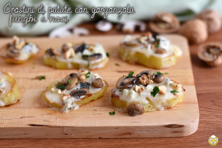 crostini di patate con funghi gorgonzola e noci ricetta tartine vegetariane senza pane il chicco di mais