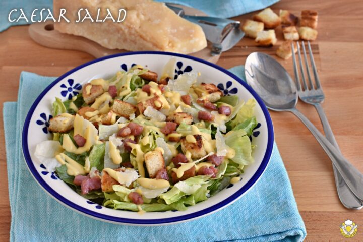 caesar salad ricetta originale americana con salsa caesar fatta in casa pancetta e parmigiano il chicco di mais