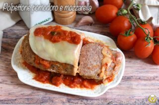 polpettone di carne con pomodoro e mozzarella alla pizzaiola cotto al tegame morbido polpettone diverso il chicco di mais
