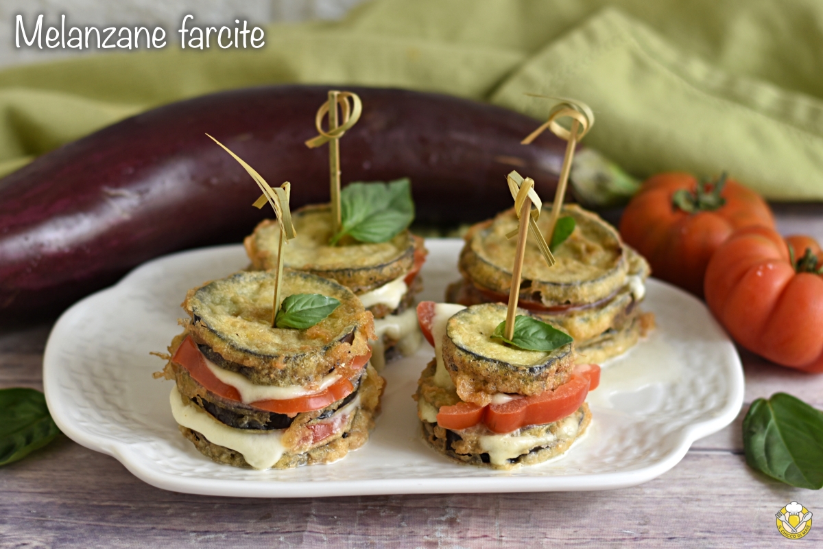 sandwich di melanzane con pomodoro e mozzarella club sandwich di melanzane fritte grigliate arrosto il chicco di mais